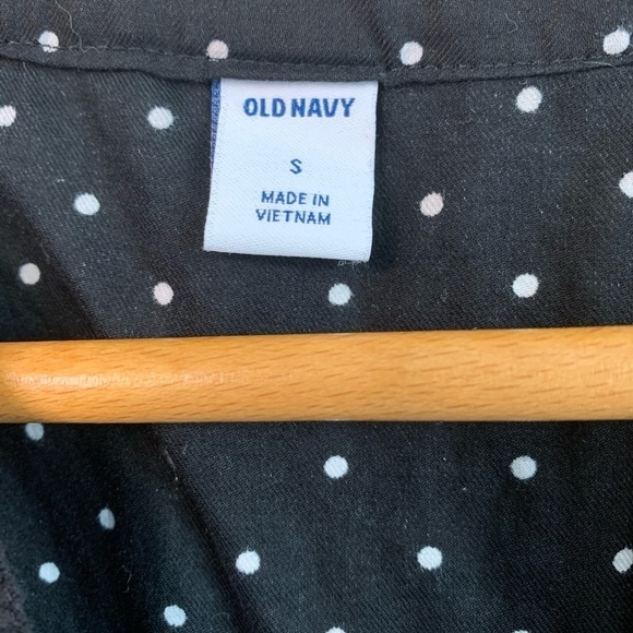 Old Navy Polka Dot Flutter Sleeve V-neck Blouse Women’s Size Small Black & White - Picture 3 of 5